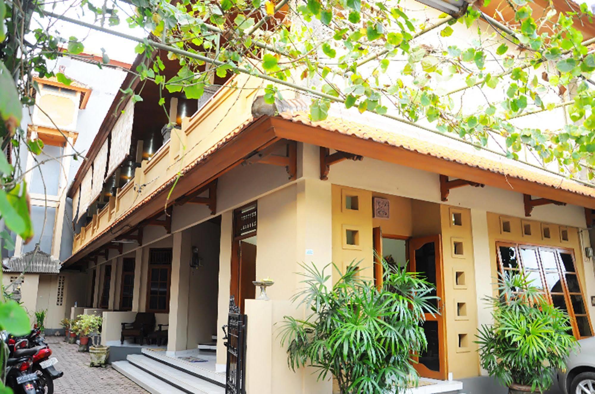 Jesens Inn III クタ エクステリア 写真